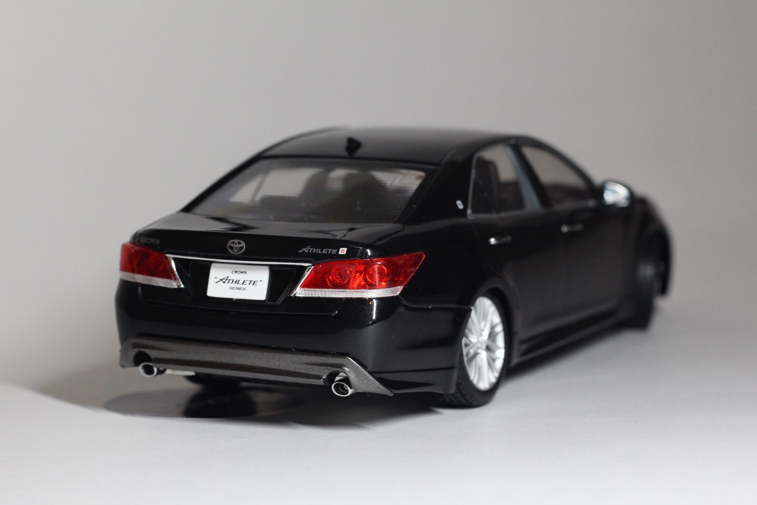 Aoshima Toyota Crown Athlete GRS214