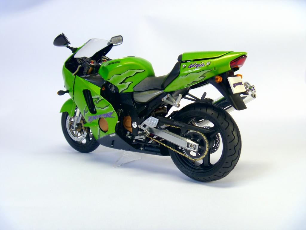 Купить сборную модель Tamiya 14084 Kawasaki Ninja ZX-12R 1/12 в