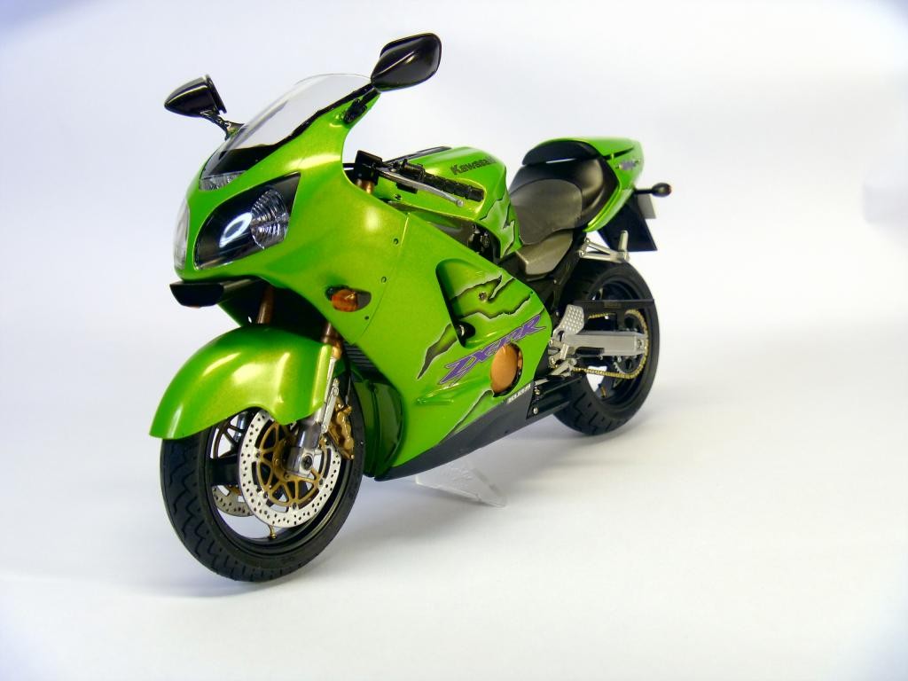 Купить сборную модель Tamiya 14084 Kawasaki Ninja ZX-12R 1/12 в