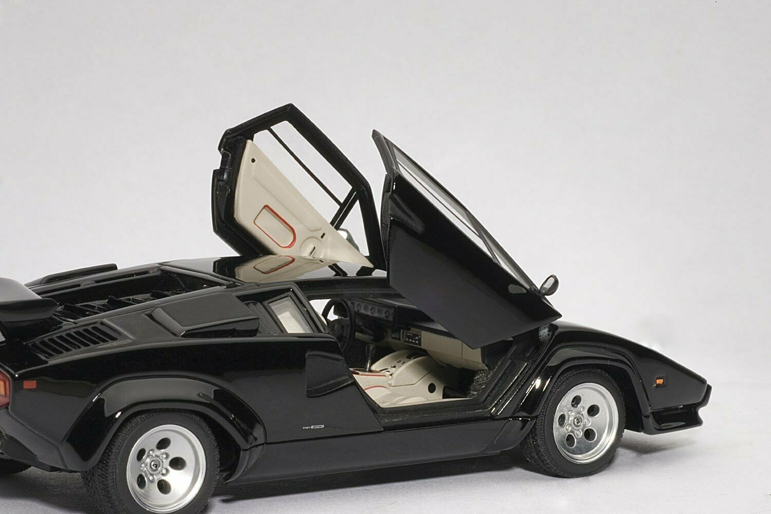 lamborghini countach miniature