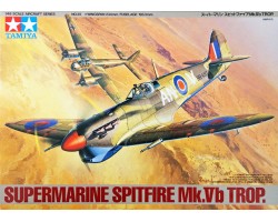 Британский истребитель Supermarine Spitfire Mk.Vb. с фигурой пилота в тропическом варианте Военно-исторические самолеты