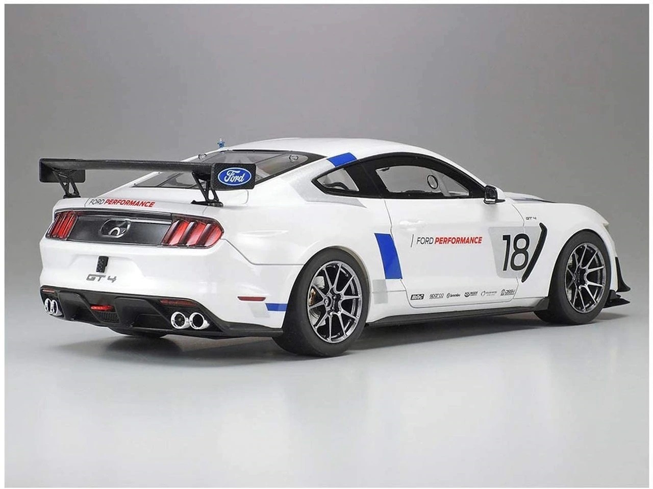 Tamiya 24354 Ford Mustang GT4 1 24