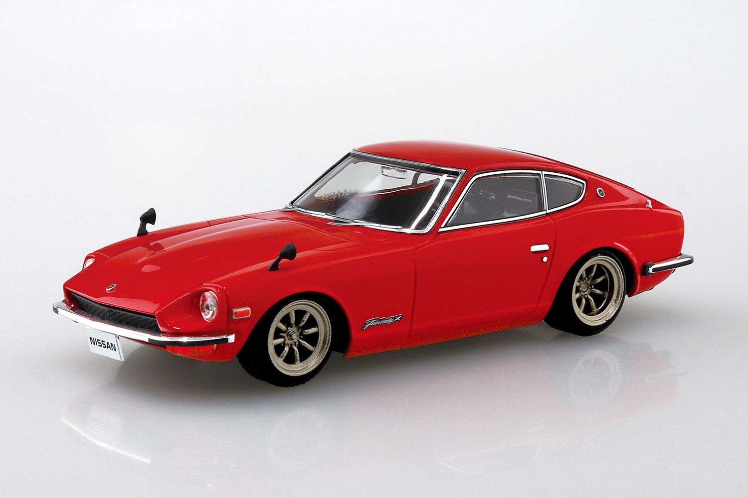 シモカワ✨ Купить сборную модель Aoshima 064740 Nissan Fairlady Z S30 with