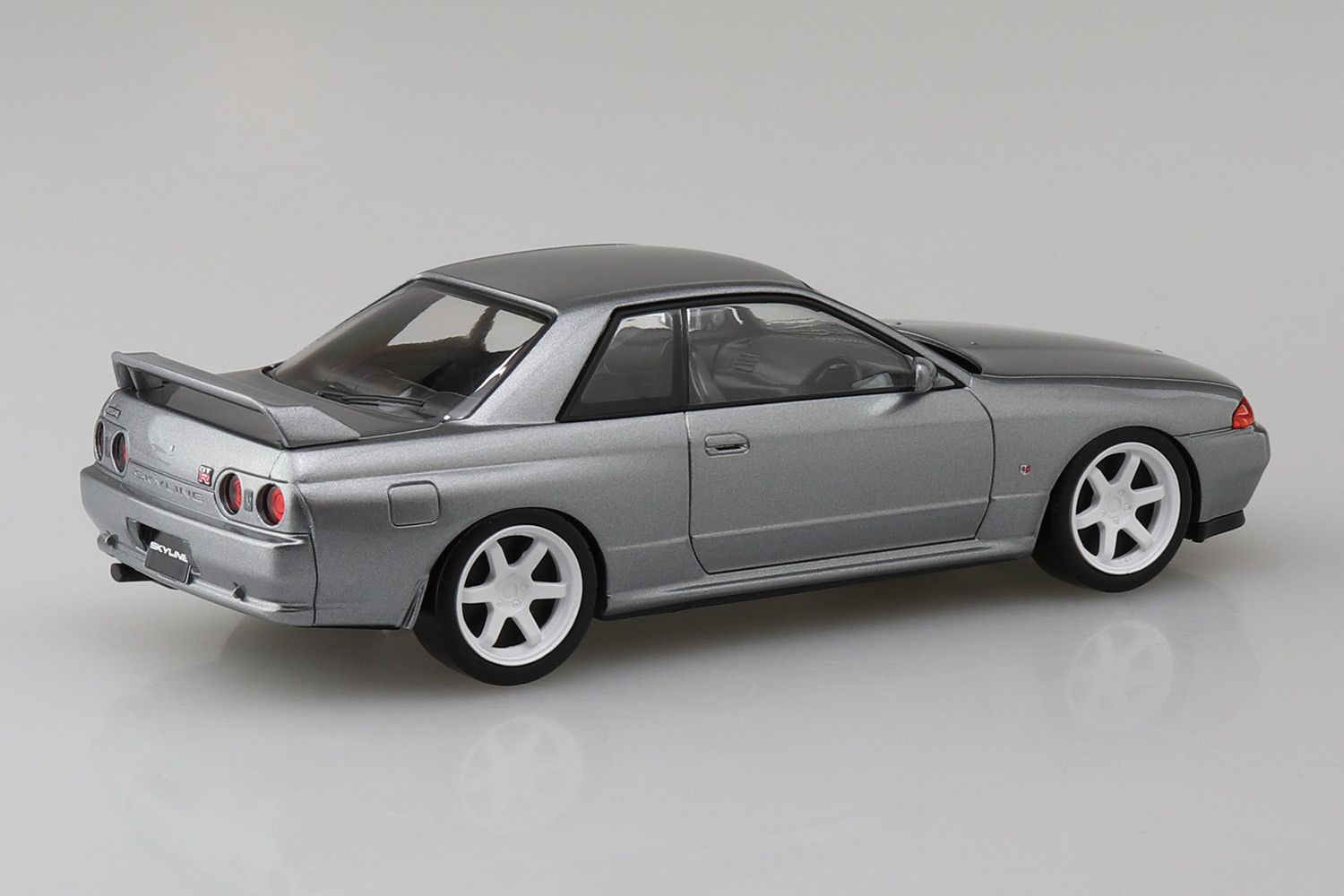 Купить сборную модель Aoshima 066379 Nissan Skyline R32 GT-R Custom ...